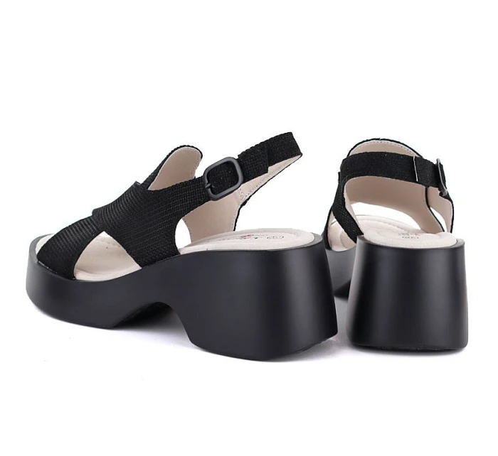 Dámske kožené sandále na platforme čierne S.Barski 7005