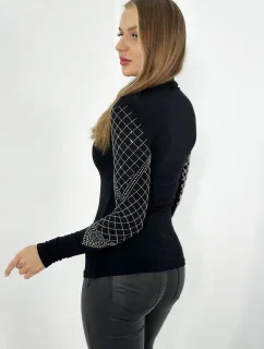 Viskózová halenka model 19049194 výstřihem a rukávy černá - K-Fashion