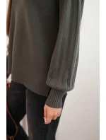 Dámsky viskózový sveter s dlhým rukávom a bočným rozparkom khaki