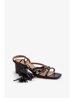 Šnurovacie sandále na nízkom podpätku zdobené čiernymi cvočkami Chrisele Šnurovacie sandále na nízkom podpätku zdobené čiernymi cvočkami Chrisele