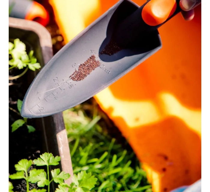 ÚZKA ZÁHRADNÁ LOPATA