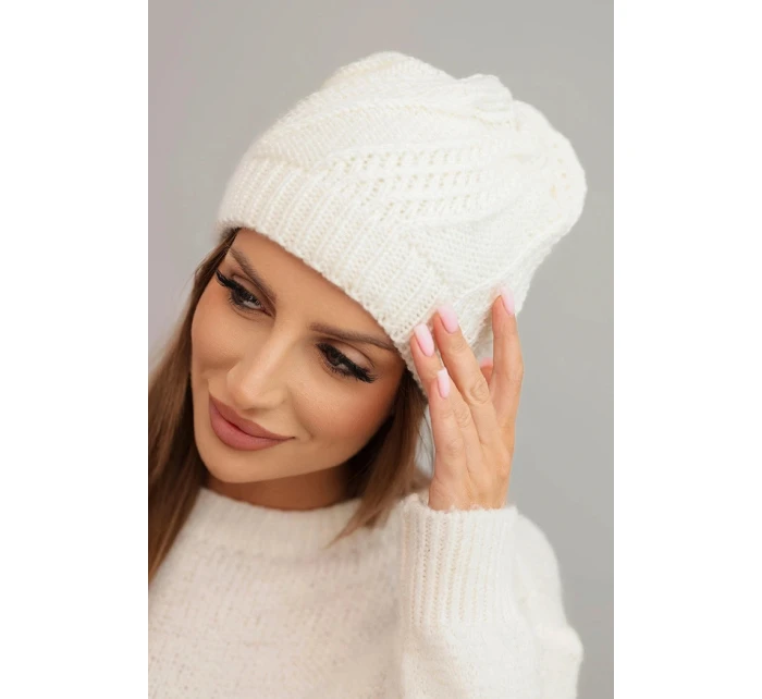 Dámska zimná vlnená čiapka K441 ecru