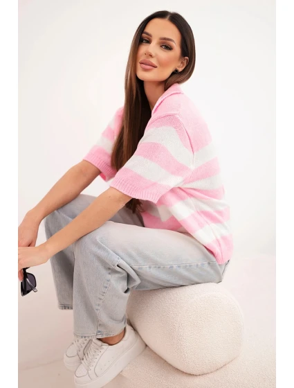 Dámský pruhovaný svetr s límečkem a krátkým rukávem růžový model 21949224 - K-Fashion