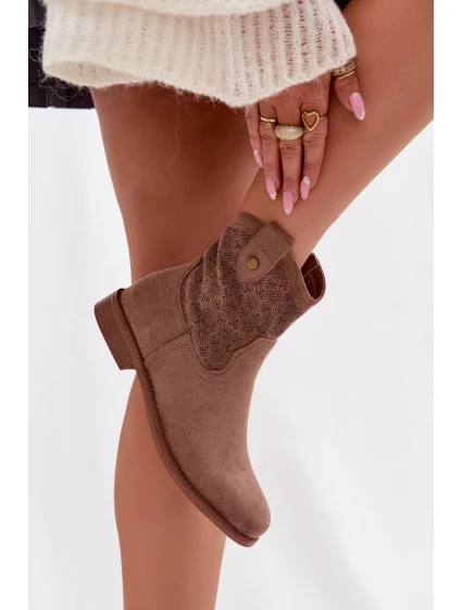 Dámské kotníkové boty na nízkém podpatku s krajkovým vzorem model 22007421 Hnědé - S.Barski