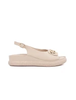 Klasické dámske sandále hnedej farby bez podpätku Klasické dámske sandále hnedej farby bez podpätku