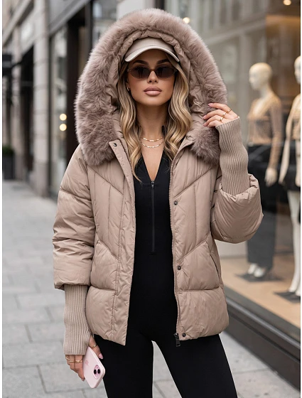 Pikowana kurtka damska zimowa z futerkiem beżowa model 22371716 - FashionStreet