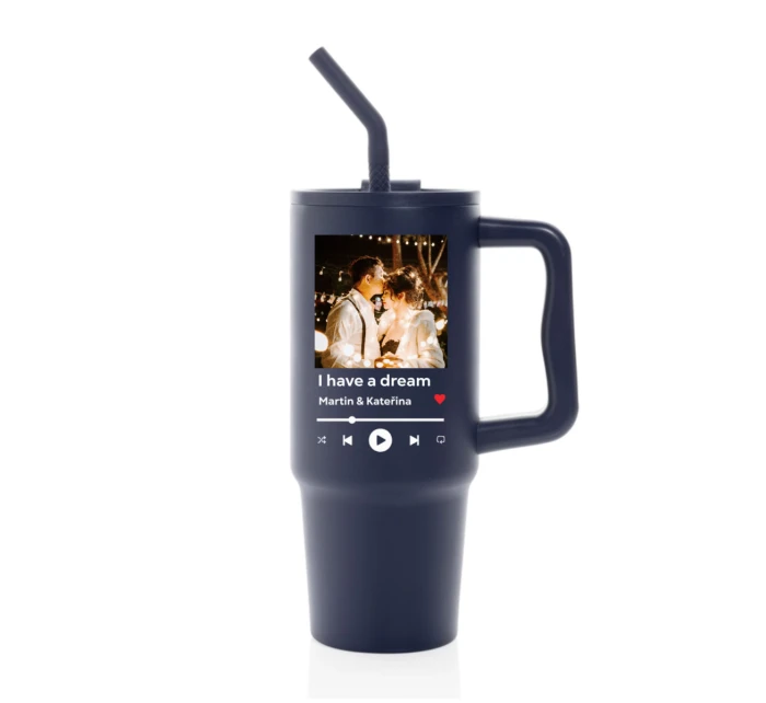 Cestovní termoska s barevným víčkem s vlastním odkazem na oblíbenou písničku Cestovní termoska s barevným víčkem s vlastním odkazem na oblíbenou písničku