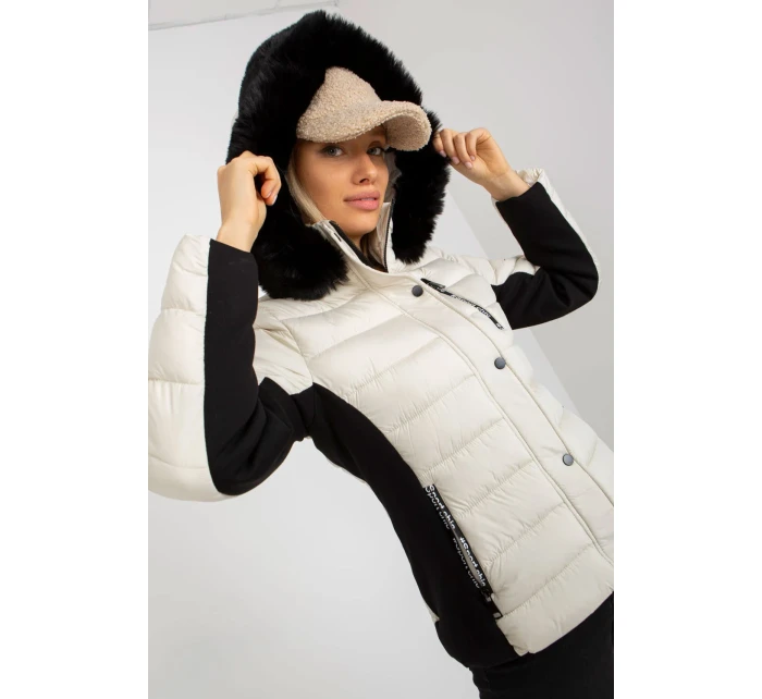 Bunda model 173201 NM Bunda model 173201 NM