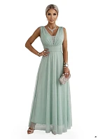 Dlouhé maxi šaty s  a hlubokým výstřihem pistáciová barva model 22082632 - numoco basic