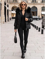 Pikowana kurtka damska z futrzanym kapturem czarna FashionStreet TY5892 Pikowana kurtka damska z futrzanym kapturem czarna FashionStreet TY5892