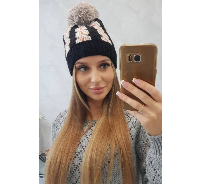 Dámská čepice s bambulí Rozalia model 18751655 - K-Fashion Dámská čepice s bambulí Rozalia model 18751655 - K-Fashion