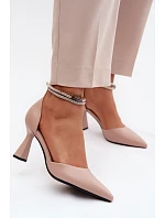 Lodičky na podpatku s lesklým páskem model 22126207 Béžové - VINCEZA