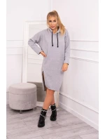 Šaty s kapucňou a bočným rázporkom šedej
