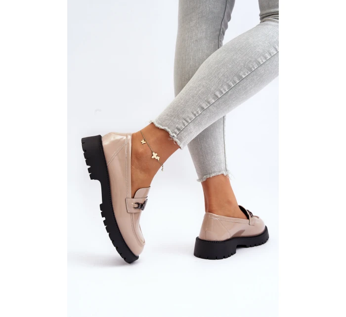 Dámské mokasíny na ploché podrážce béžové model 21649166 - VINCEZA Dámské mokasíny na ploché podrážce béžové model 21649166 - VINCEZA