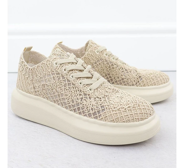 Dámská obuv na platformě se šněrováním béžová model 22098387 - VINCEZA Dámská obuv na platformě se šněrováním béžová model 22098387 - VINCEZA