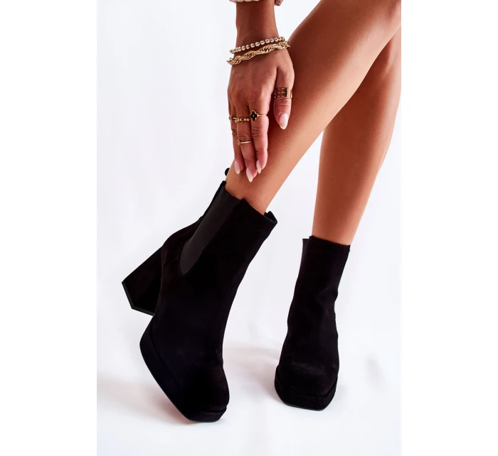 Zamszowe Botki Na Masywnym Obcasie Laura Messi 2519 Czarne