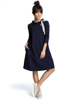 model 18001778 Oversized šaty s páskem na zavazování tmavě modré - BeWear
