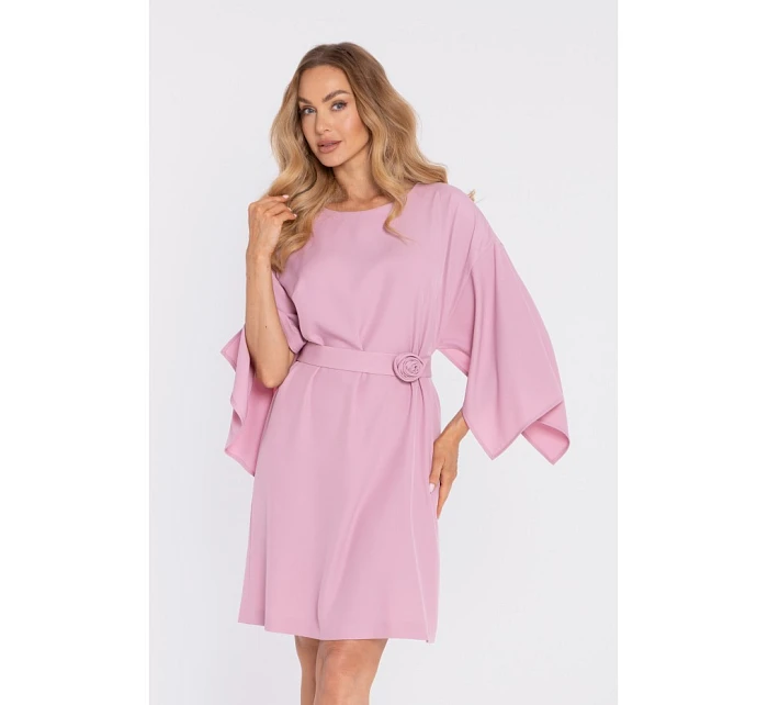 M908 Šaty s ozdobnými širokými rukávmi - púdrové