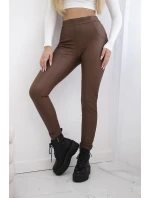 Push up nohavice z ekokože hnedej farby