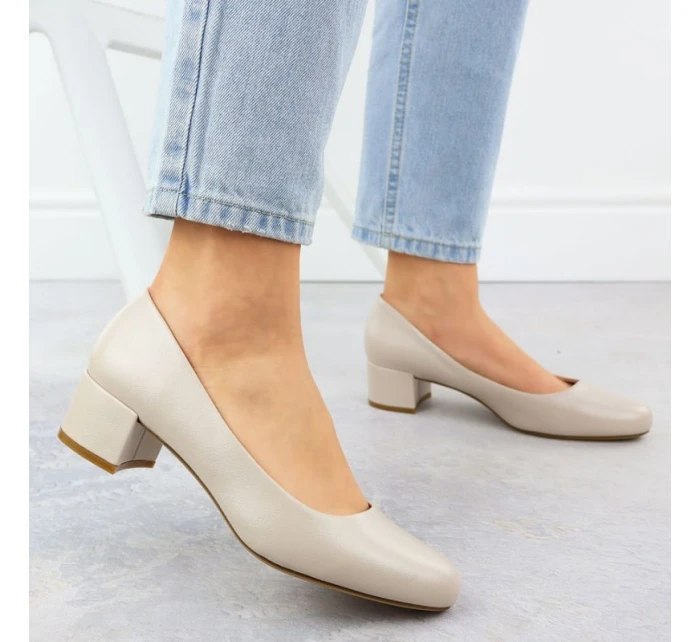 Béžové lodičky na klínku Sergio model 22013058 - LEONE