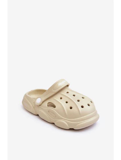 Dětské pěnové pantofle Crocs Béžove model 21624118 - Boto