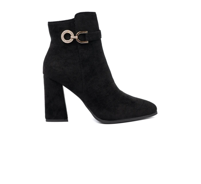 Trendy  kotníčkové boty černé dámské na širokém podpatku