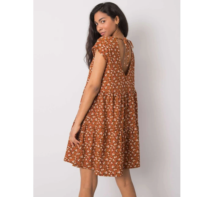 Šaty model 17338805 světle hnědé - FPrice Šaty model 17338805 světle hnědé - FPrice