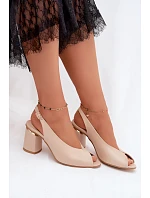 Elegantní dámské sandály na podpatku model 22221073 béžové - Zazoo Elegantní dámské sandály na podpatku model 22221073 béžové - Zazoo