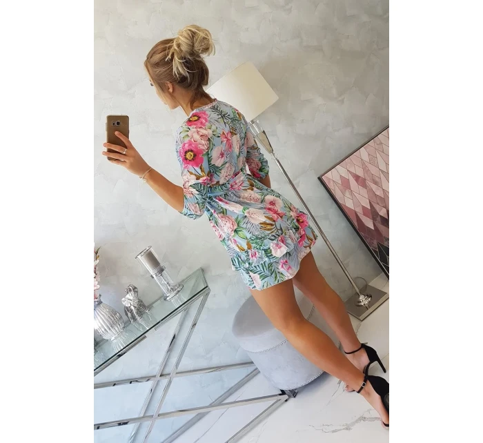 Modré květinové šaty s vázáním v pase Modré květinové šaty s vázáním v pase