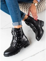 Pohodlné dámske čierne členkové topánky na plochom podpätku Pohodlné dámske čierne členkové topánky na plochom podpätku