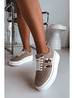 Dámske tenisky na pevnej platforme s aplikáciou z umelého semišu Beige Averin Dámske tenisky na pevnej platforme s aplikáciou z umelého semišu Beige Averin