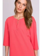 Šaty uvolněného střihu s výstřihem s  korálová barva model 20966115 - STYLOVE