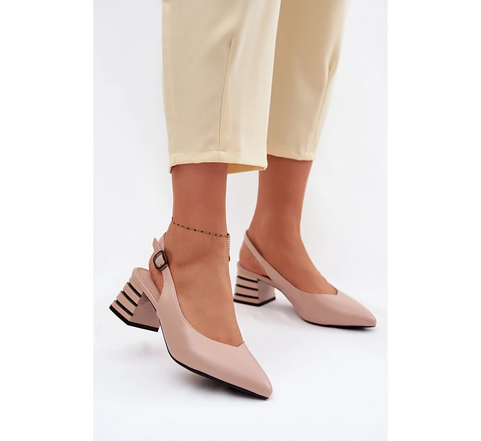 Sandále na podpätku model 226500 Krok vo veľkom štýle Sandále na podpätku model 226500 Krok vo veľkom štýle