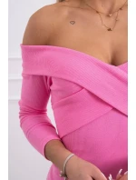 Přiléhavé šaty s výstřihem do V růžové Přiléhavé šaty s výstřihem do V růžové