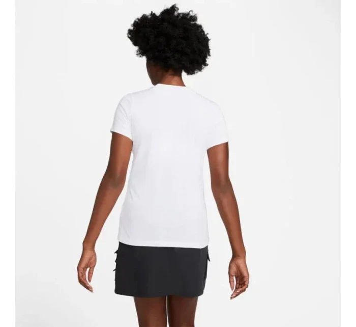 Dámske tričko Nike Sportswear W DM2755 100 Dámske tričko Nike Sportswear W DM2755 100