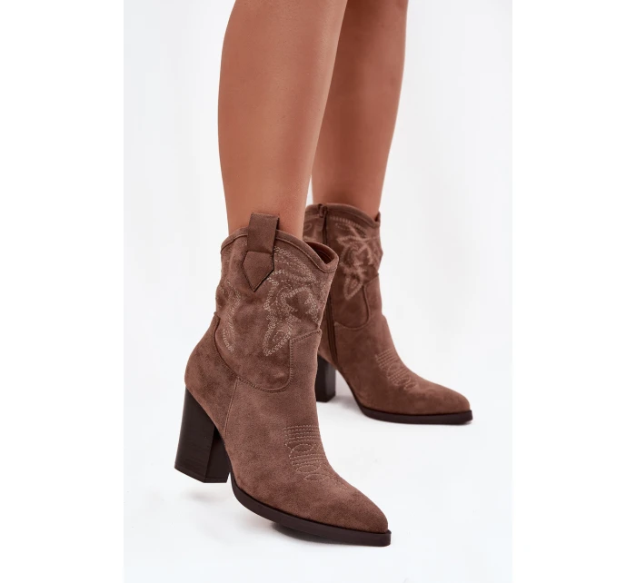 Botki Kowbojki Damskie Na Słupku Eko Zamszowe Ciemnobeżowe Carissa Botki Kowbojki Damskie Na Słupku Eko Zamszowe Ciemnobeżowe Carissa