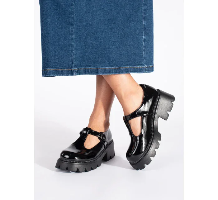 Exkluzívne dámske čierne topánky na platforme Exkluzívne dámske čierne topánky na platforme