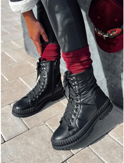 Dámské šněrovací boty s podrážkou černé Dstreet model 21981484 - FashionStreet