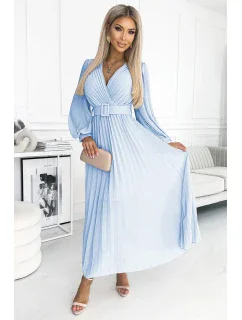 KLARA Dámské plisované šaty v barvě s výstřihem a opaskem model 20728185 - numoco basic