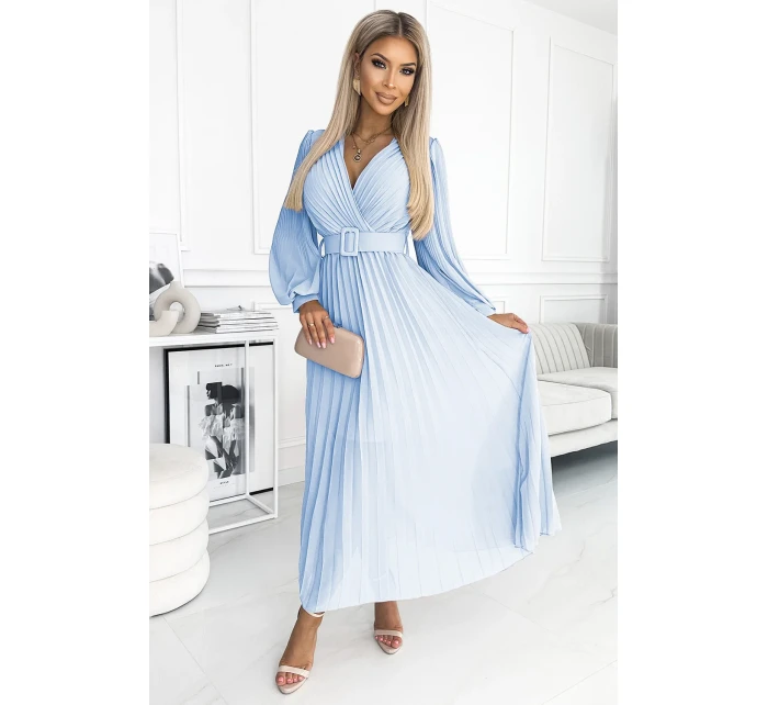 KLARA Dámské plisované šaty v barvě s výstřihem a opaskem model 20728185 - numoco basic