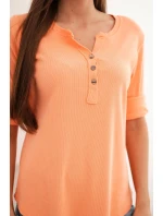 Dámska bavlnená blúzka s dlhými rukávmi a gombíkmi vo výstrihu marhuľová