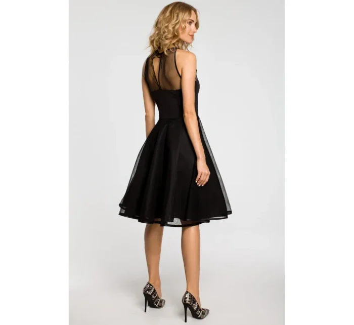 M148 Večerné šaty ku kolenám so sieťovaným sedlom - čierne M148 Večerné šaty ku kolenám so sieťovaným sedlom - čierne
