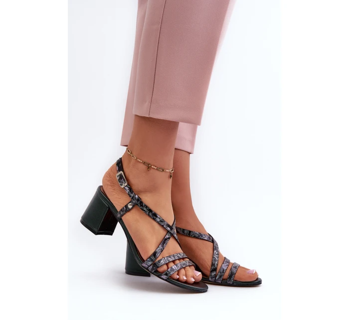 Kožené sandály na nízkém podpatku model 21660069 Tmavě zelené - Maciejka