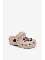Pěnové dětské pantofle s kožíškem a přezkami Khaki model 21793985 - Boto Pěnové dětské pantofle s kožíškem a přezkami Khaki model 21793985 - Boto