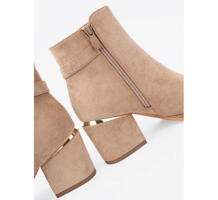 Zajímavé  kotníčkové boty hnědé dámské na širokém podpatku