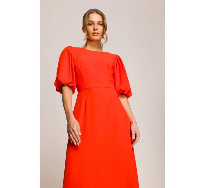 model 20966259 Šaty s puff rukávy korálová barva - STYLOVE