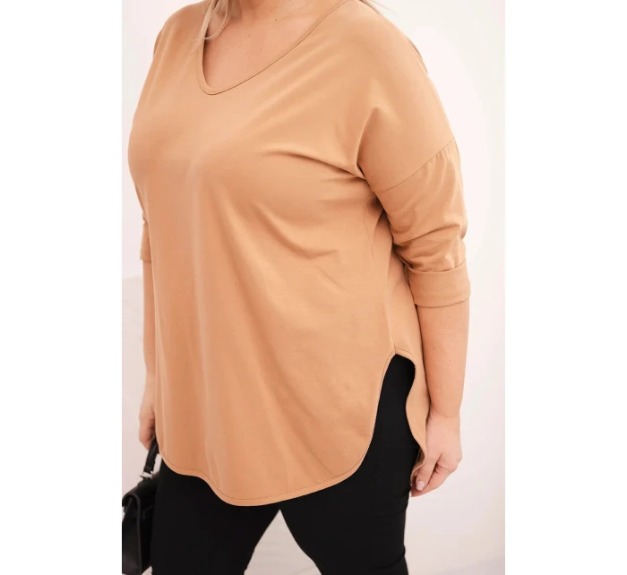 Dámská bavlněná blůza Plus Size s výstřihem do V a ohrnutými rukávy camelová Dámská bavlněná blůza Plus Size s výstřihem do V a ohrnutými rukávy camelová