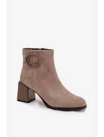 Semišové boty na podpatku s s ozdobným detailem  Béžové model 21714151 - Artiker