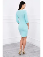 Priliehavé šaty s výrezom pod poprsím mincovník Priliehavé šaty s výrezom pod poprsím mincovník