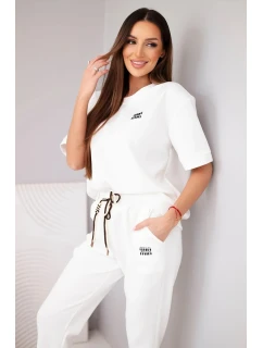 Dámský komplet  s krátkým rukávem a kalhotami s nohavicí ecru model 21998408 - K-Fashion